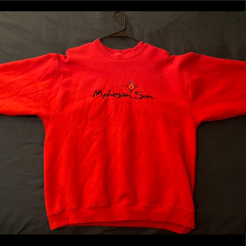 Vintage Red Mohegan Sun Crewneck Sweatshirt Sz. L
